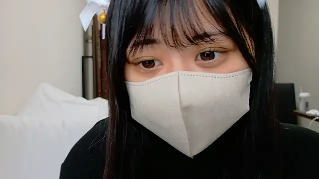 Snapshot of 0p-saki-p0 chatting on 04.27.26 0p-saki-p0 online show from 04.27.26