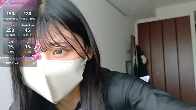 Snapshot of 0p-saki-p0 chatting on 04.28.26 0p-saki-p0 online show from 04.28.26