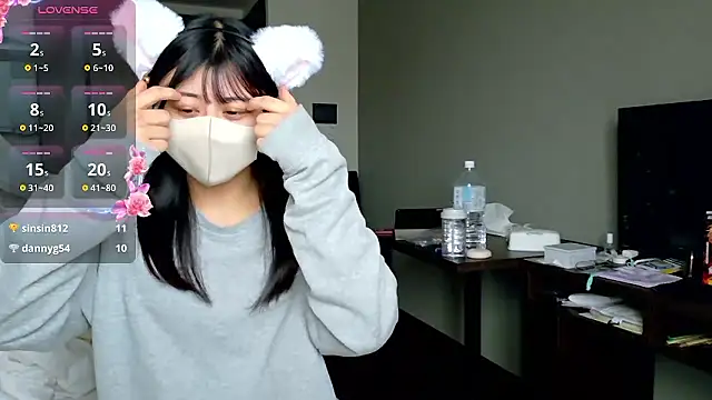 Snapshot of 0p-saki-p0 chatting on 04.28.26 0p-saki-p0 online show from 04.28.26