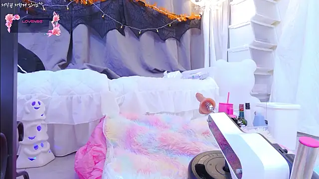 Cupid 33333 online show from 10.28.25