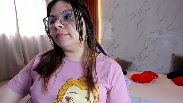 Snapshot of shasha_bloom chatting on 09.10.25 shasha bloom online show from 09.10.25