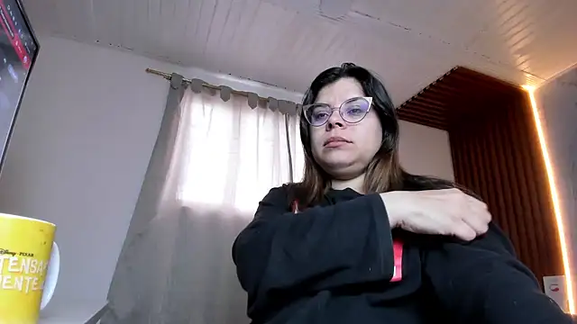 Snapshot of shasha_bloom chatting on 09.14.25 shasha bloom online show from 09.14.25