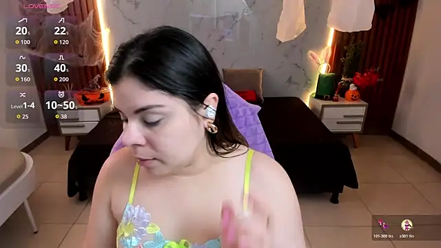 Snapshot of shasha_bloom chatting on 10.21.25 shasha bloom online show from 10.21.25