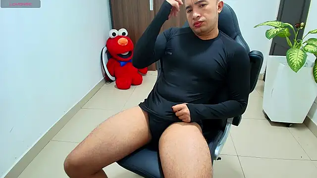 Snapshot of sebastian_oconnor77 chatting on 09.28.25 sebastian oconnor77 online show from 09.28.25