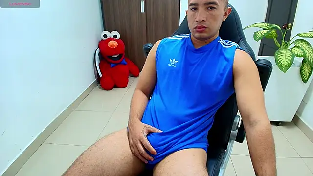 Snapshot of sebastian_oconnor77 chatting on 09.29.25 sebastian oconnor77 online show from 09.29.25