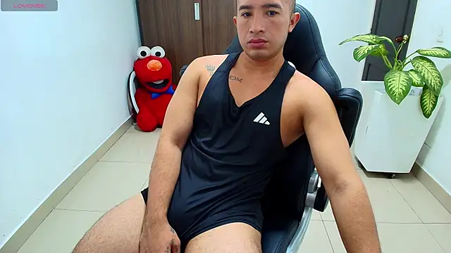 Snapshot of sebastian_oconnor77 chatting on 09.30.25 sebastian oconnor77 online show from 09.30.25