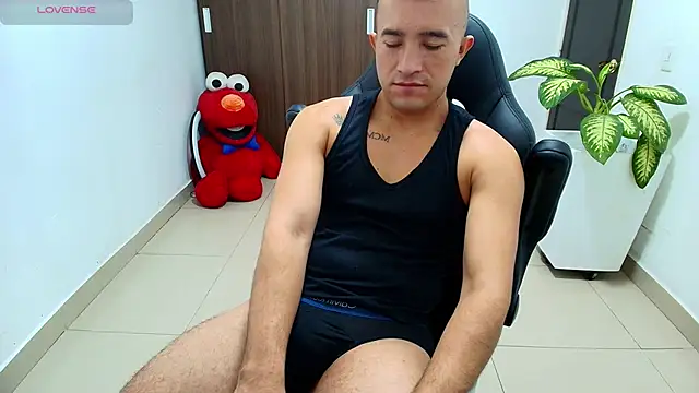 Snapshot of sebastian_oconnor77 chatting on 10.09.25 sebastian oconnor77 online show from 10.09.25