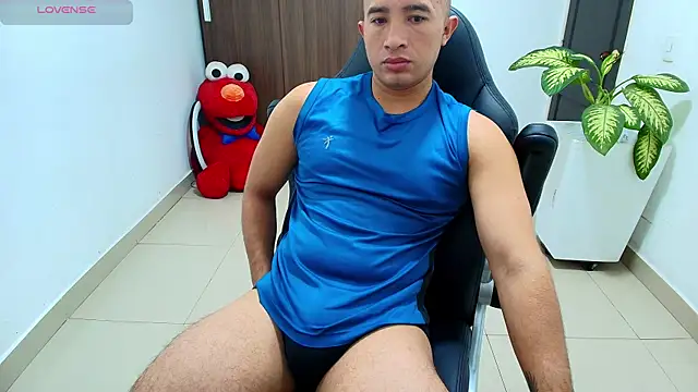 Snapshot of sebastian_oconnor77 chatting on 10.10.25 sebastian oconnor77 online show from 10.10.25