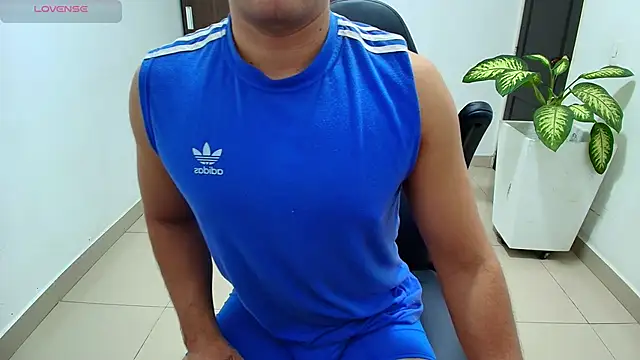 Snapshot of sebastian_oconnor77 chatting on 10.23.25 sebastian oconnor77 online show from 10.23.25