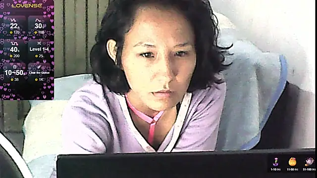 Snapshot of Natzu_Choi chatting on 10.06.25 Natzu Choi online show from 10.06.25