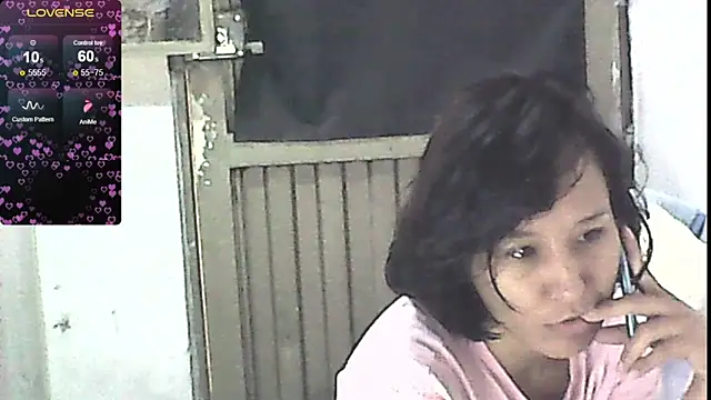 Snapshot of Natzu_Choi chatting on 10.07.25 Natzu Choi online show from 10.07.25