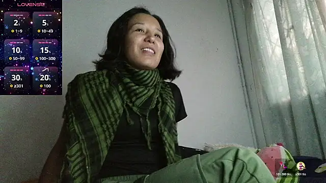 Snapshot of Natzu_Choi chatting on 10.31.25 Natzu Choi online show from 10.31.25