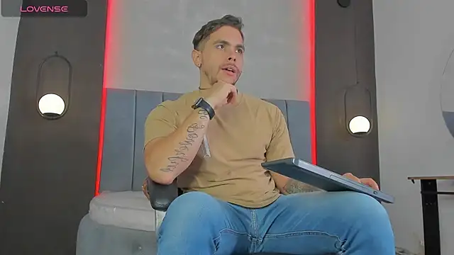 Liam walk  online show from 04.09.26