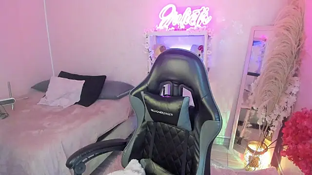 JuliethMoss online show from 04.17.26