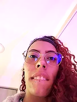 Pamelamiler   online show from 10.29.25