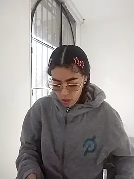 Snapshot of Pamelamiler__ chatting on 06.17.26 Pamelamiler online show from 06.17.26