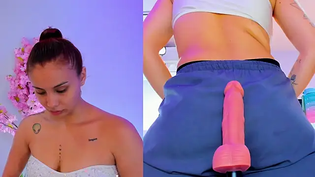 Snapshot of maily_zanss chatting on 09.24.25 maily zanss online show from 09.24.25