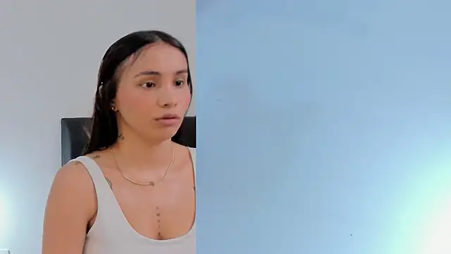 Snapshot of maily_zanss chatting on 05.26.26 maily zanss online show from 05.26.26