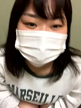 Snapshot of -SAKI-xx chatting on 11.16.25 -SAKI-xx online show from 11.16.25