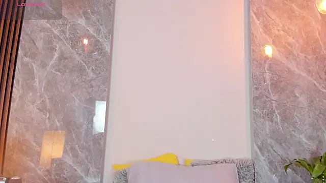 Snapshot of Emma_hunter_ chatting on 10.16.25 Emma hunter online show from 10.16.25