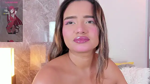 Snapshot of Emma_hunter_ chatting on 11.07.25 Emma hunter online show from 11.07.25