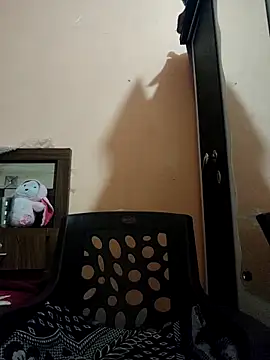 Maahhii 2 online show from 04.06.26