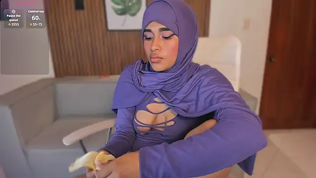 Snapshot of kayla_hasab chatting on 10.04.25 kayla hasab online show from 10.04.25