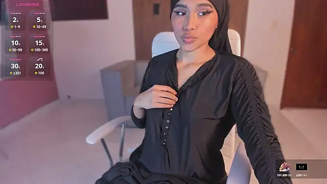 Snapshot of kayla_hasab chatting on 10.15.25 kayla hasab online show from 10.15.25