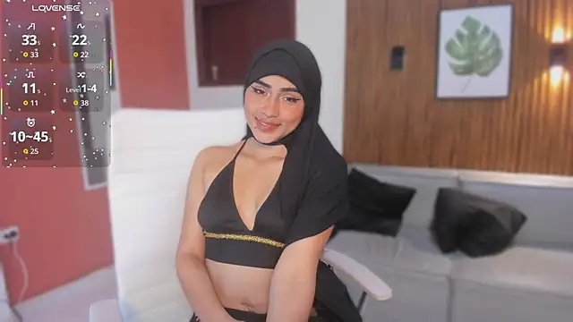 Snapshot of kayla_hasab chatting on 11.05.25 kayla hasab online show from 11.05.25