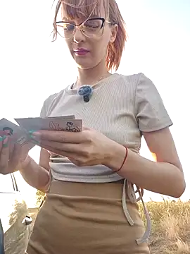 MoonedByEva online show from 09.09.25