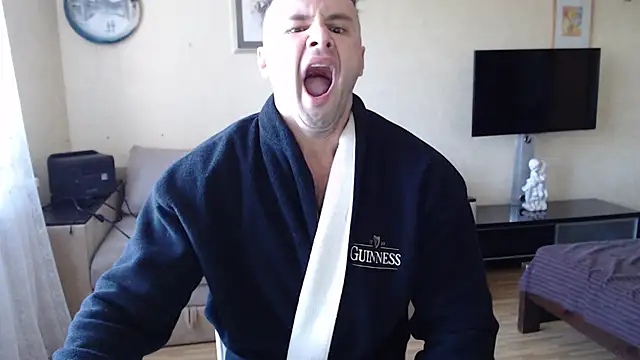 muscle uncut online show from 10.15.25