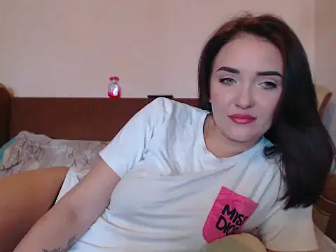 Snapshot of Veronica-Luxs chatting on 10.07.25 Veronica-Luxs online show from 10.07.25