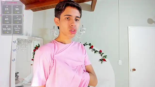 Snapshot of JoshuaSanzz chatting on 10.03.25 JoshuaSanzz online show from 10.03.25