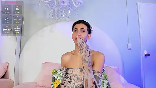 Snapshot of JoshuaSanzz chatting on 10.28.25 JoshuaSanzz online show from 10.28.25