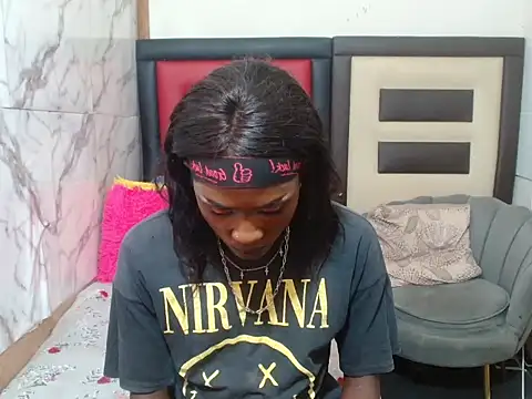 Lsnickykhanyile online show from 12.15.25