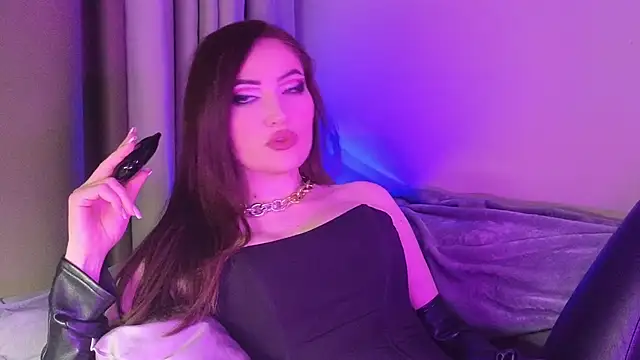 Snapshot of AliceJameson chatting on 10.12.25 AliceJameson online show from 10.12.25