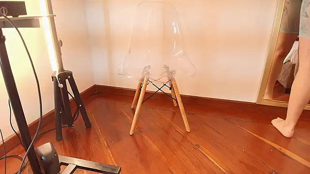 zarah andrew   online show from 10.04.25