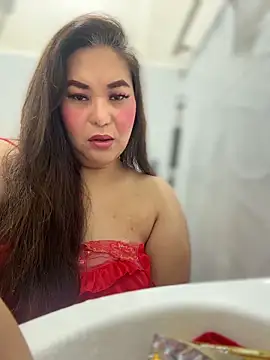 Snapshot of ashleygrahamts chatting on 10.17.25 ashleygrahamts online show from 10.17.25