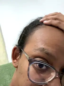 Snapshot of Valen1800 chatting on 10.07.25 Valen1800 online show from 10.07.25