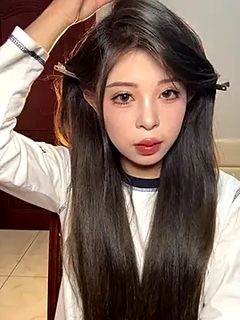 Snapshot of tuanzi125216 chatting on 10.17.25 tuanzi125216 online show from 10.17.25