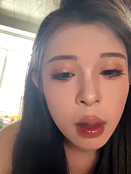 Snapshot of tuanzi125216 chatting on 10.18.25 tuanzi125216 online show from 10.18.25