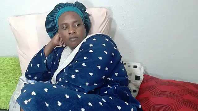 QueenRomaxx1 online show from 10.20.25