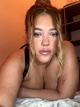 Snapshot of GoddessPrincesss chatting on 10.21.25 GoddessPrincesss online show from 10.21.25