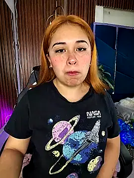 sara-lopez1 online show from 10.13.25