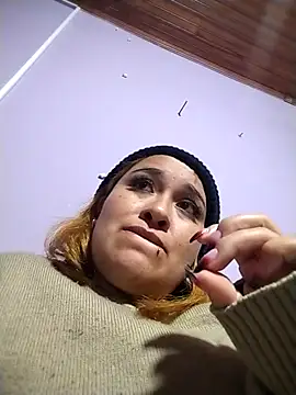 sara-lopez1 online show from 10.29.25