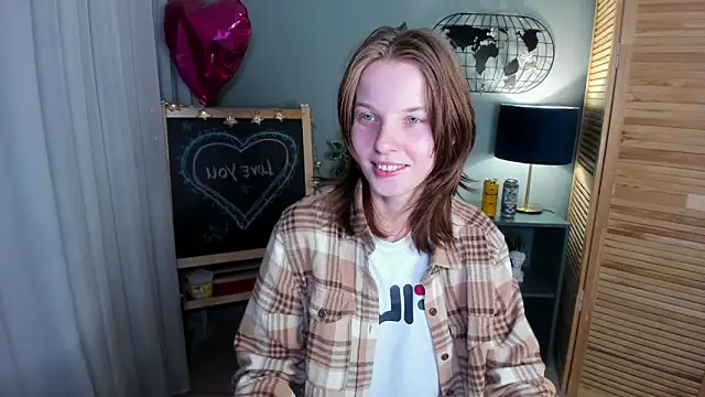 Madelaineses online show from 10.04.25