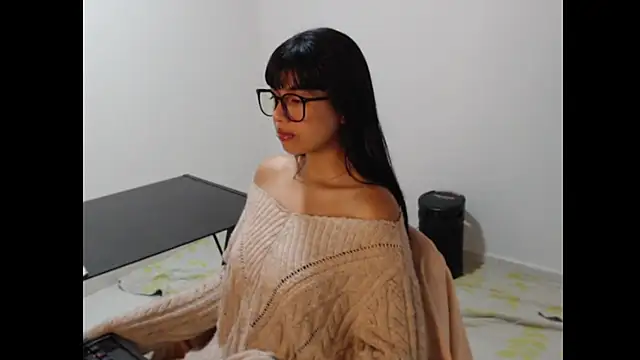 Snapshot of meganmiauu chatting on 04.21.26 meganmiauu online show from 04.21.26