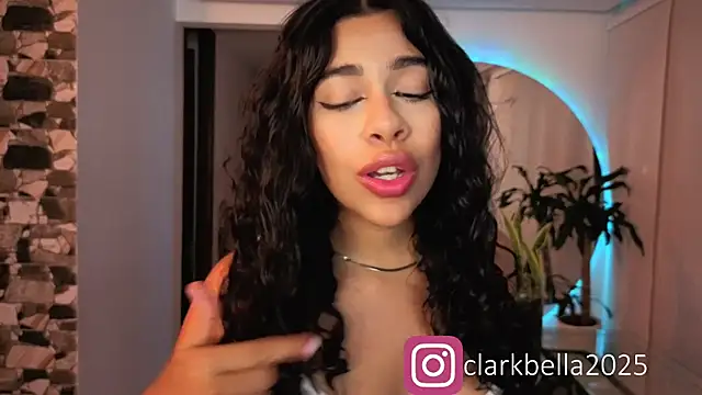 bellaa clark online show from 09.25.25