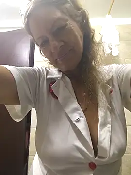 Snapshot of MaryeLunna chatting on 10.05.25 MaryeLunna online show from 10.05.25