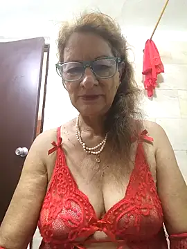 Snapshot of MaryeLunna chatting on 11.06.25 MaryeLunna online show from 11.06.25